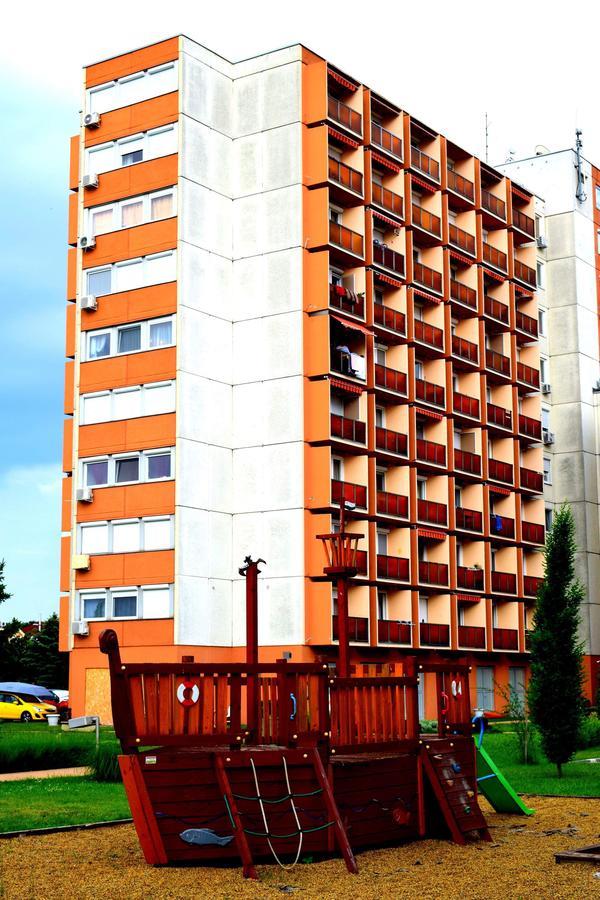 Cuki Apartmanok Сиофок Екстериор снимка